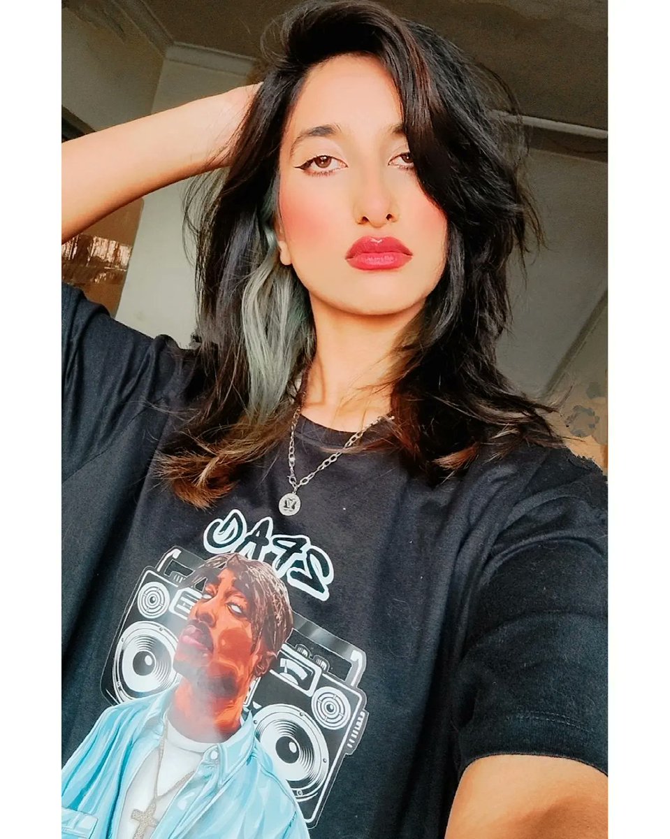 MenimeKashmir's tweet photo. Imagine havin a negative opinion about me, and I've no idea who you are 🥱
#menime #menimekashmir #hiphop #hiphopkashmir #firstfemalerapperofkashmir #firstfemalerapperfromkashmir https://t.co/EfQG7xkGlq
