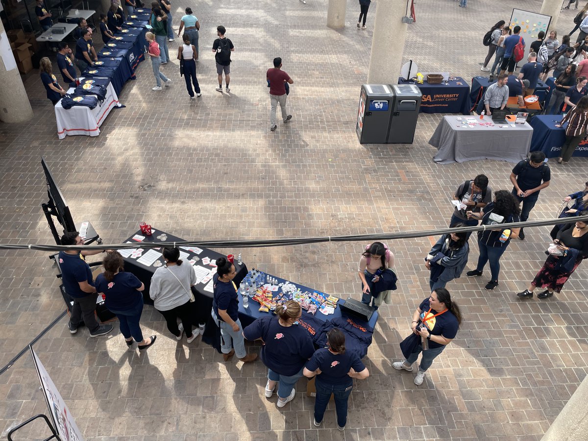 utsa_innovation's tweet photo. We're out here at the Sombrilla getting our summer on 😎 Join our table to learn more about Adobe and UTSA Online! #BirdsofSummer https://t.co/cGJeHO2vT0