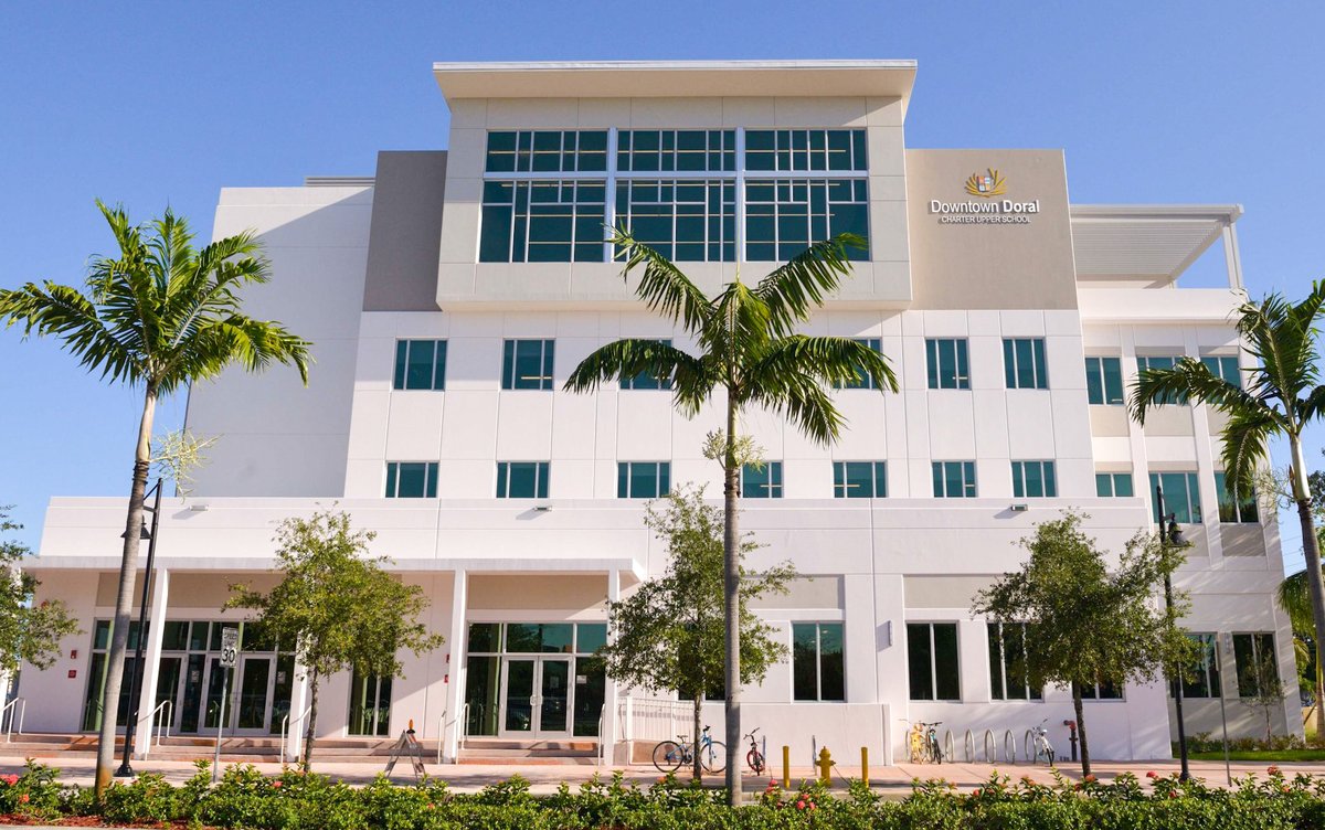 Did you know that @DDCUSDolphins is the first International Baccalaureate (IB) Programme in Doral? The IB organization is a non-profit foundation that offers a true international education for students from ages 3 – 19.🧠 📚 🏫