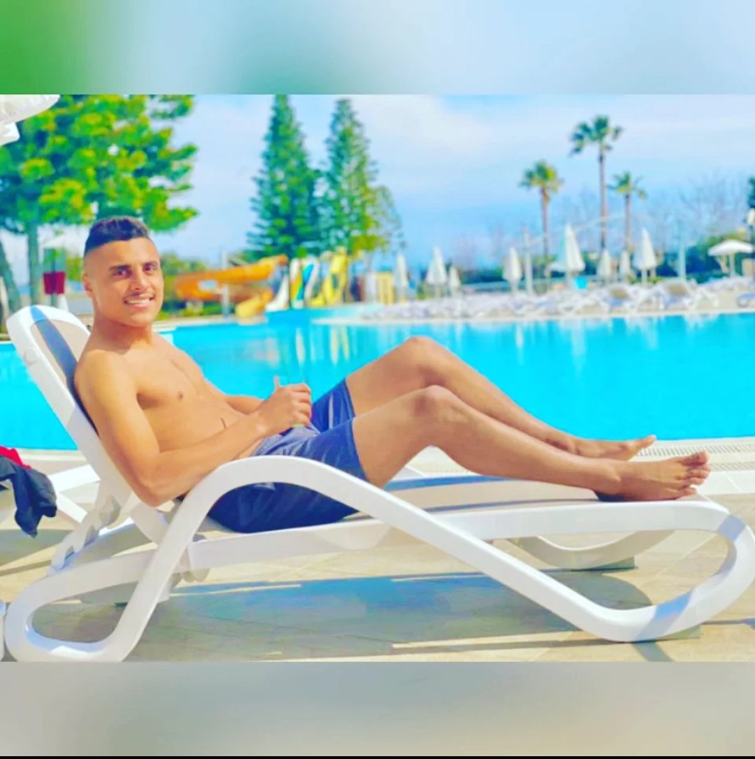 -
ياربَ أن تتوالى الأيام السعيدة و تُرافقنا كالظل💙