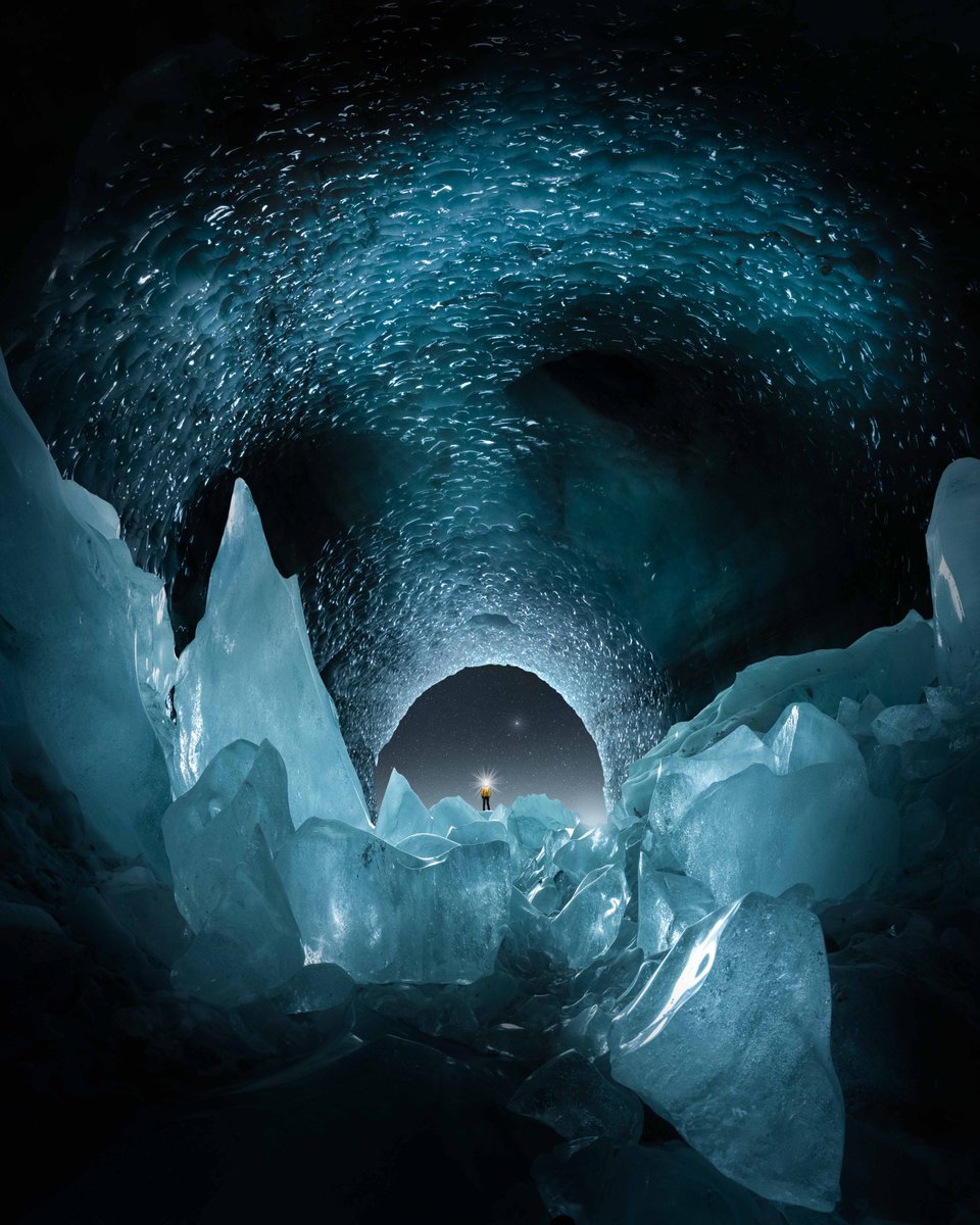 angelfux_'s tweet photo. If you like ice and dangerous landscape photography, I got you covered https://t.co/MwJUv7boas