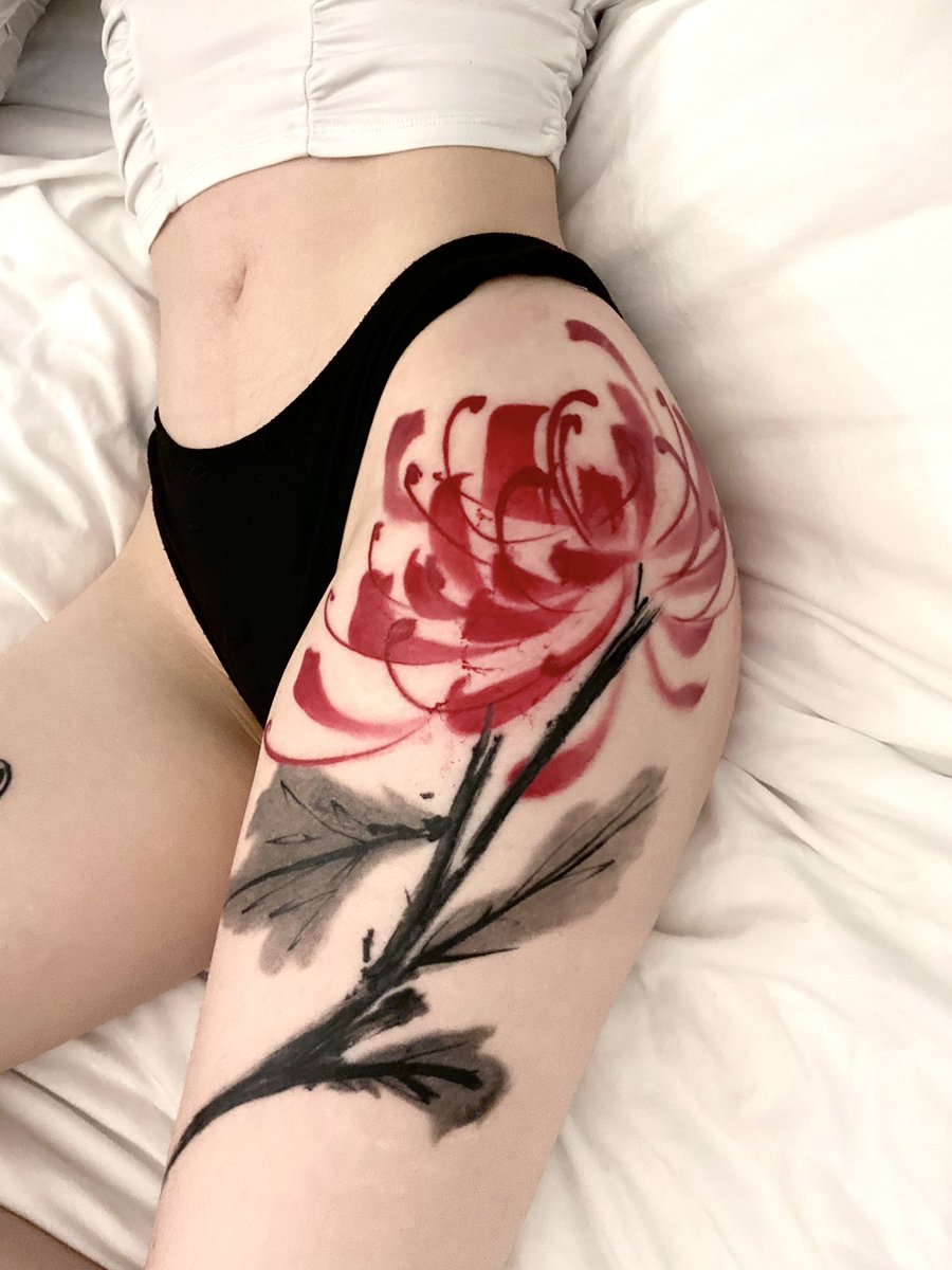 machinesparrow's tweet photo. proper pics of my new tattoo wee woo https://t.co/jUaQk4PyDC