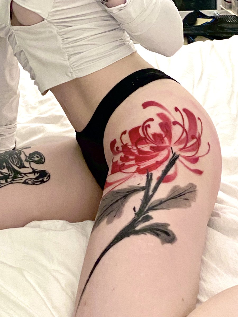 machinesparrow's tweet photo. proper pics of my new tattoo wee woo https://t.co/jUaQk4PyDC