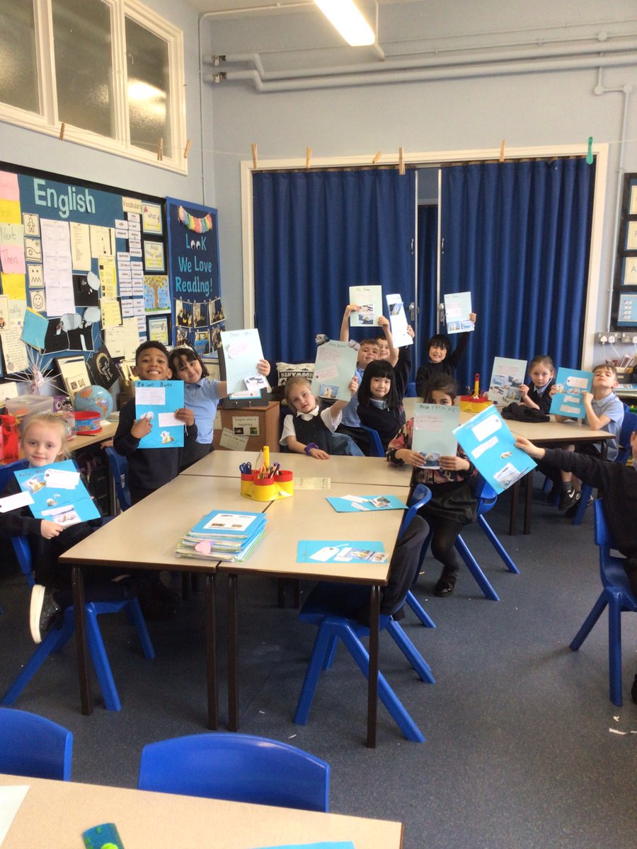 ListerInf_yr2's tweet photo. Y2 are really enjoying learning about life in the Arctic! The children created their own page about the habitat of a polar bear. We used lots of different mediums. 💕📝💕
#writingisart #LWQM #ListerWrites @ListerInfants https://t.co/SP7BjQcDqN