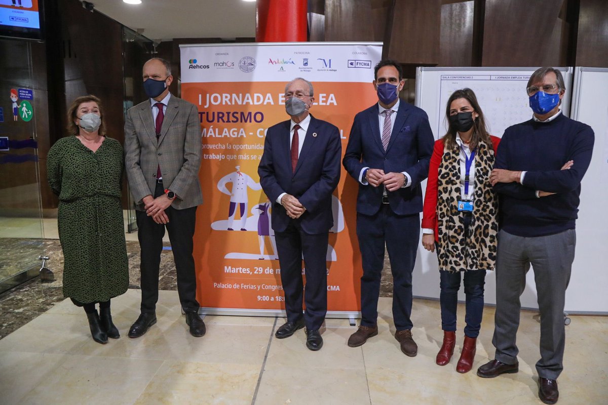 malaga's tweet photo. El alcalde, @pacodelatorrep, y el concejal de Fomento de Empleo, @Luis_Verde, han asistido a la I Jornada 'Emplea Turismo Málaga Costa del Sol', junto a los presidentes de @AEHCOS, José Luque; @MahosMlg, Javier Frutos; y Aeplayas, Manuel Villafaina https://t.co/GTXnvfTMgS