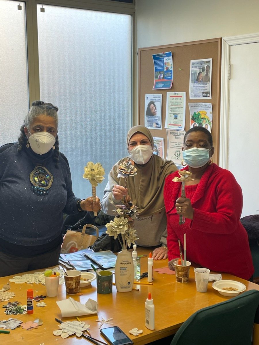 LisaBaxter6's tweet image. Today's Arts and Crafts Workshop Pamela thanks RiseUpENY.org