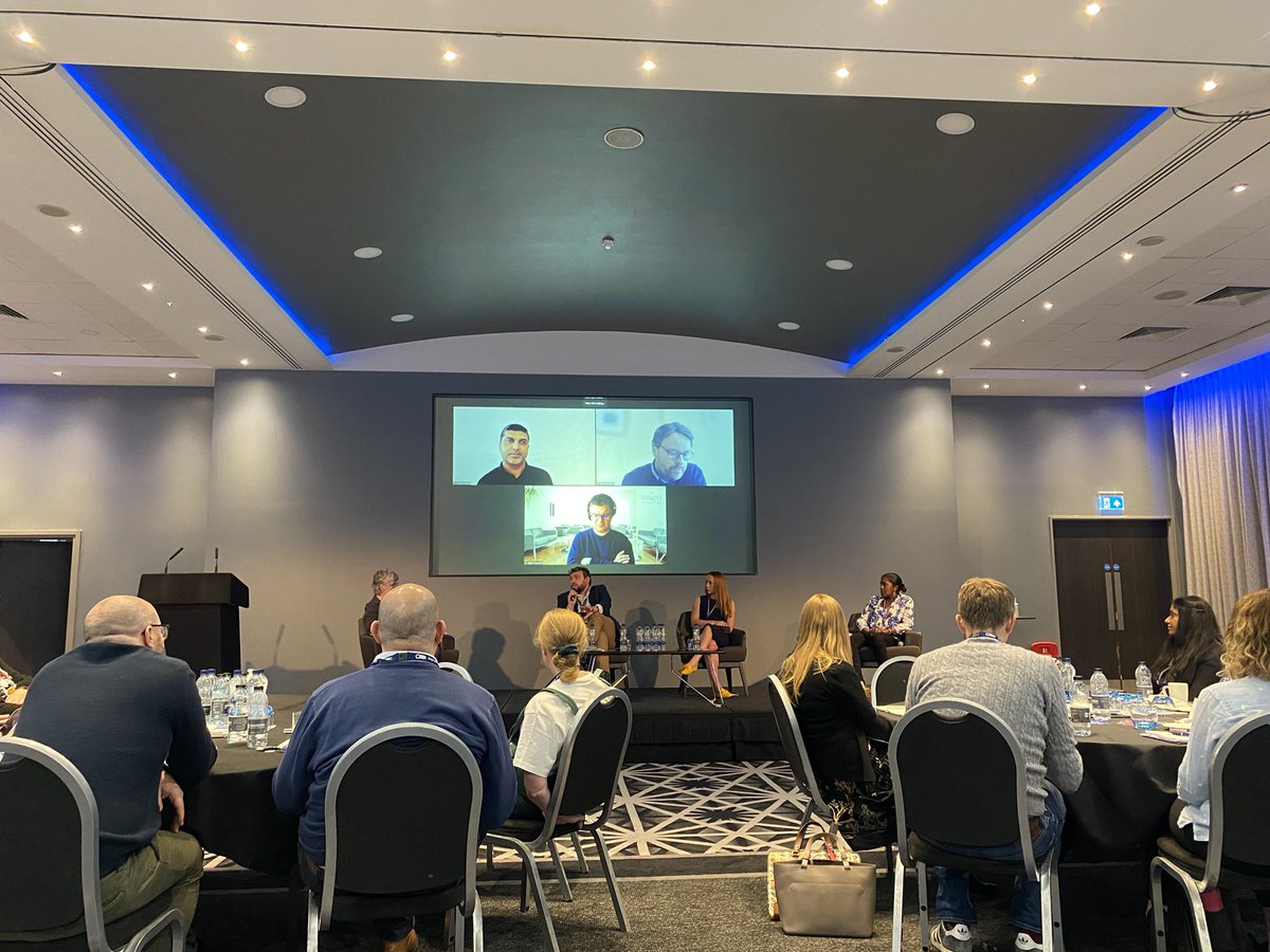 MelRheum's tweet photo. Highlight of #Day1: hearing the stories of self-belief, good choices and career progression through reflection - thank you #cohorts123 for guiding me to believe and make good choices @DigHealthLeader #NHSDigitalLeadership #Cohort4 @HussinZoe https://t.co/hMkWneY9qd