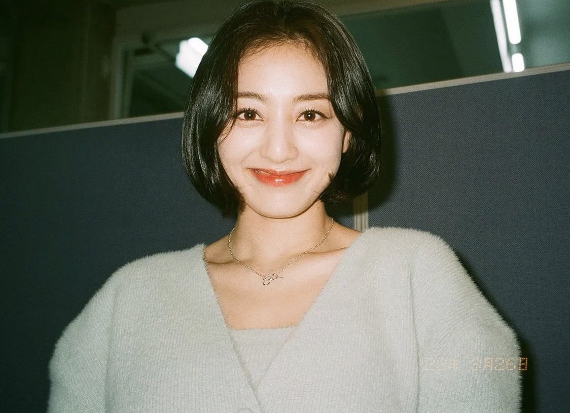 jihyopictures's tweet photo. park jihyo the woman that you are today https://t.co/jlOe42QpFA