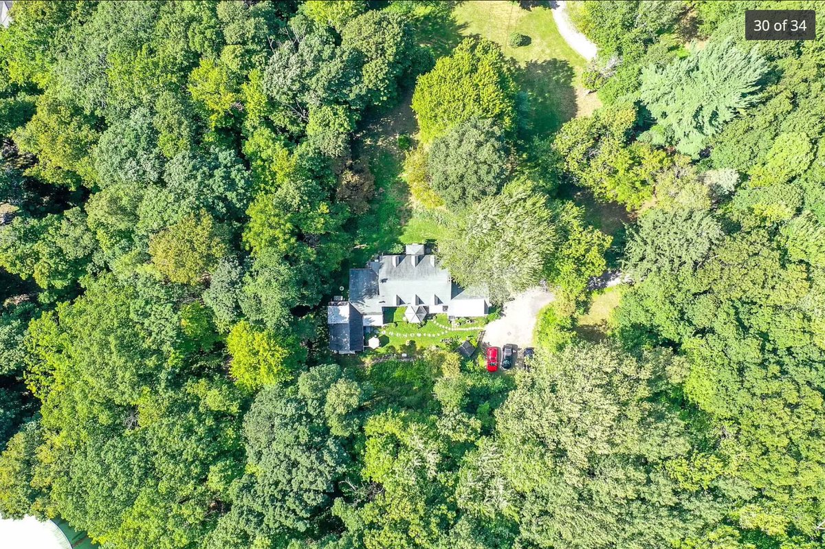 AndrewCiccone's tweet photo. Listed For Sale $1,275,000 Estate - Beacon, NY 12508 [4,588 sq ft, 2.80 acres, 5 bed &amp; 4 baths] 

#mtbeacon #hudsonvalley 
https://t.co/WjbmtcVB0A https://t.co/SdQAmc8sjU