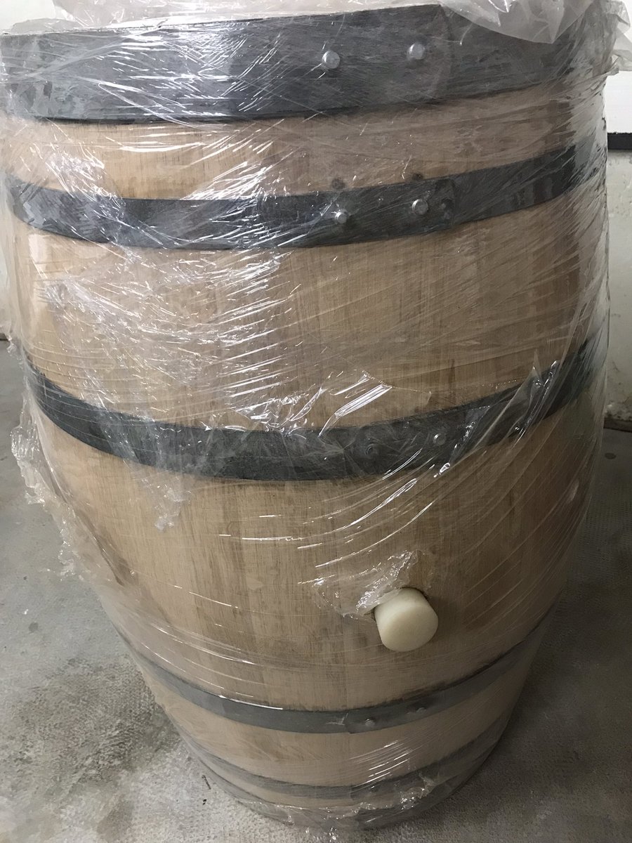 Tot té un inici!
La bóta a casa a punt per omplir-la de contingut! 🍷
#winelover #wine #fromscratch