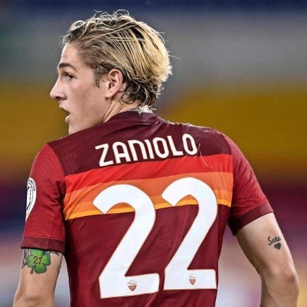 RomaLatam's tweet photo. Lo que la         |     Lo que la Juve
Juve pide         |     quiere pagar

#Zaniolo #Juventus #JuveStyle https://t.co/o7A5gWgMYD