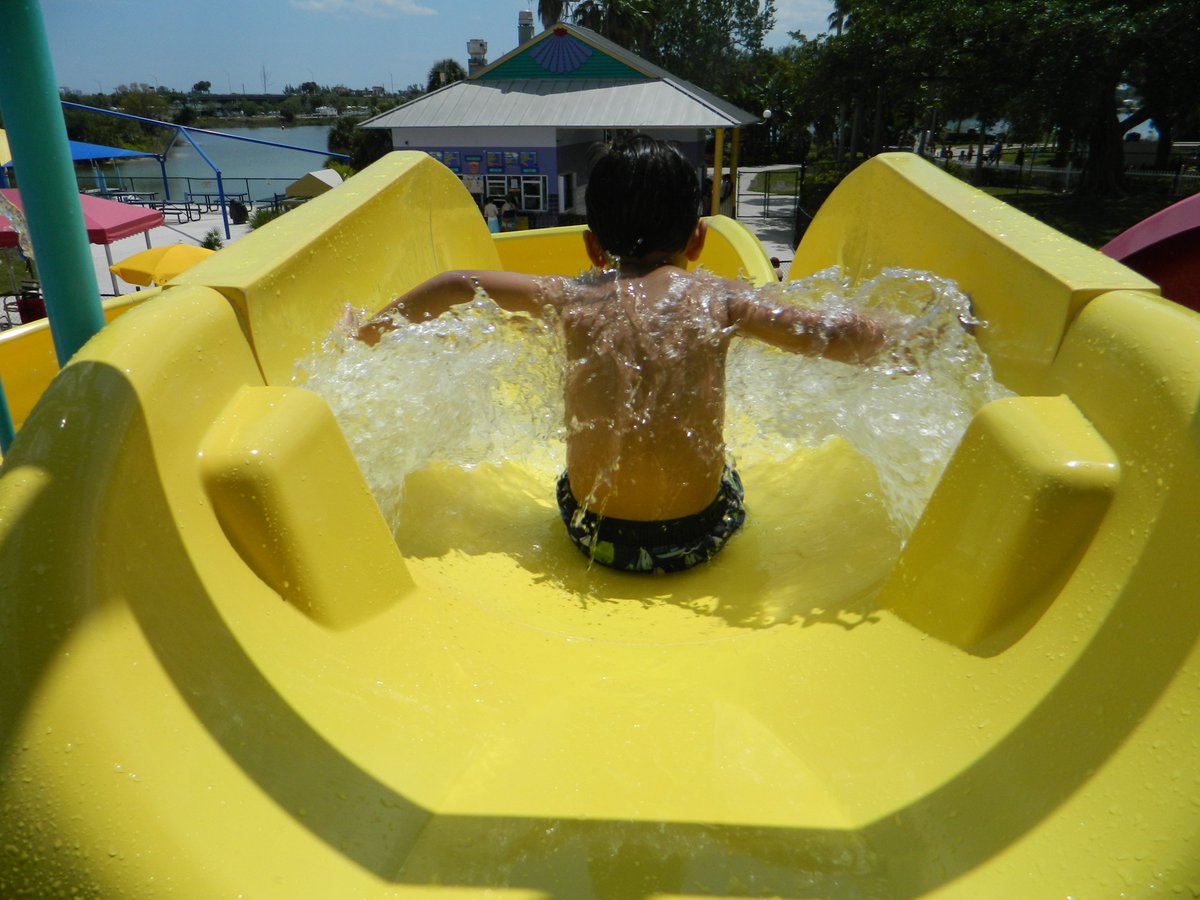 BrowardParks's tweet photo. #FlashbackFriday #SplashbackFriday! Water Parks are open every day, 10 a.m.-5:20 p.m., until Monday, Aug. 15.
@BrowardParks @CBSmithPark #ParadiseCove @cityofPPines @QuietWatersPark #SplashAdventure @DFB_City @TYParkBroward Castaway Island @COHgov https://t.co/KeqEvG7fYk