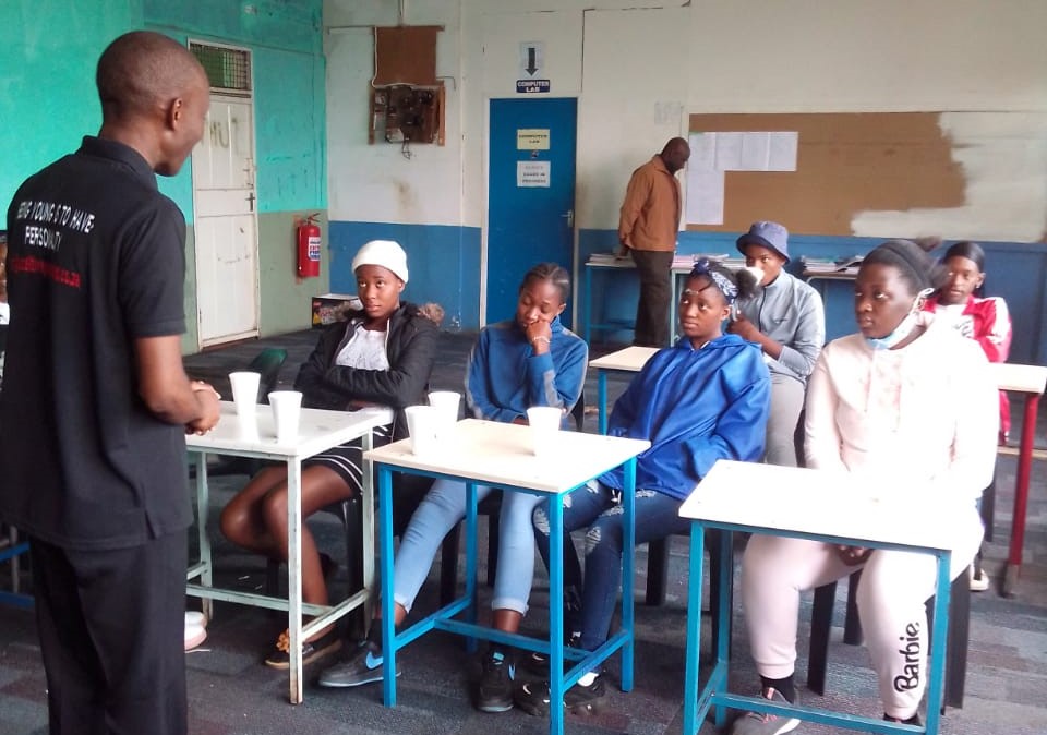 PYMRSA's tweet photo. Splendid time with Royal Kings Matric Students. Don't  they look excited for the future😁😁?  Feed My Mind Project always up and ready to motivate our young. Thank you Royal Kings for a wonderful welcome. 

#pym #positiveyoungminds #positiveyouth  #feedmymind #school https://t.co/T0gVlHLTfJ