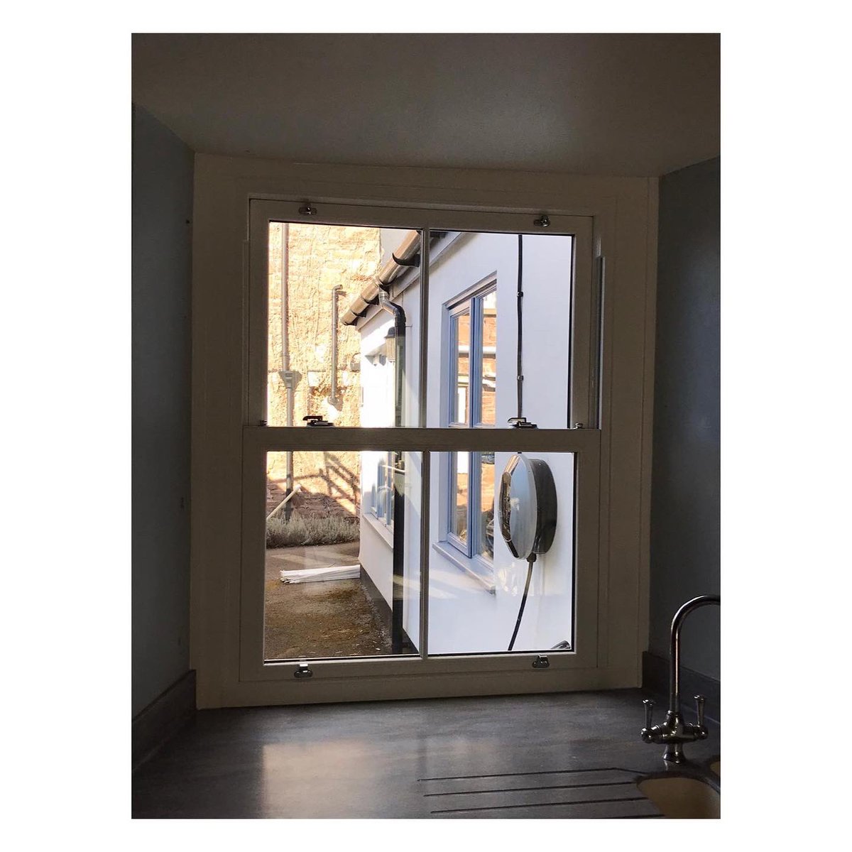 MonCoCompany's tweet image. uPVC box sash window install with Paul and Jake 👌🏻

#upvc #upvcwindows #boxsash #boxsashwindows #boxsashwindow #upvcboxsashwindows #windows #monmouthshireconservatorycompany