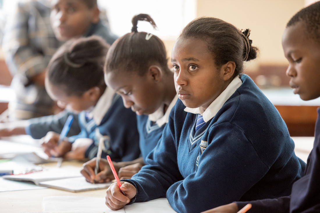 MastercardFdn's tweet image. Investing in inclusive and equitable education is the key to unlocking prosperity and sustainable development. We’re committed to working with leaders to transform education systems to ensure that young women and girls are not left behind. Read here &amp;gt;bit.ly/2F4ETIs