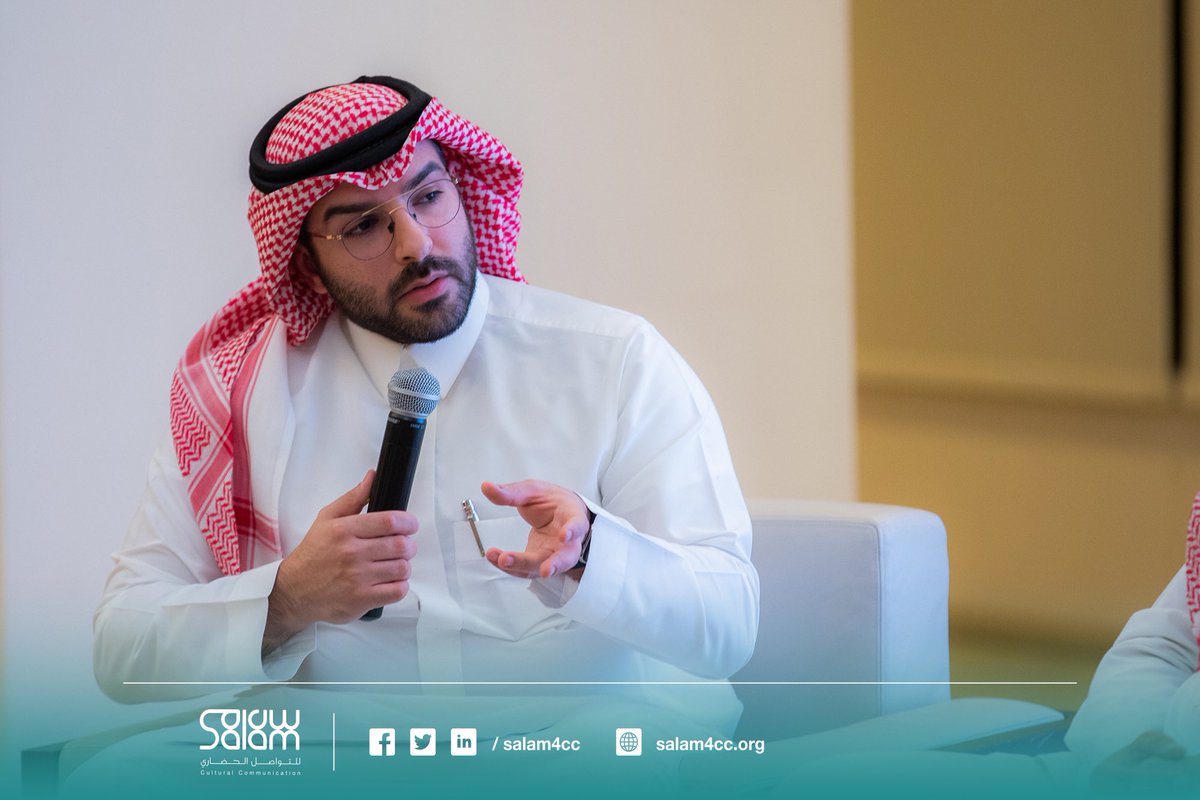 Salam4ccAR's tweet photo. تحت عنوان "التصوير الفوتوغرافي للثقافات كأداة للتواصل الحضاري" انطلقت قبل قليل جلسة حوارية ضمن برنامج #تواصل مع عدة متحدثين من ثقافات مختلفة يديرها أ.بدر الطويل.
 
#سلام_للتواصل_الحضاري https://t.co/TnuRUdXZfr