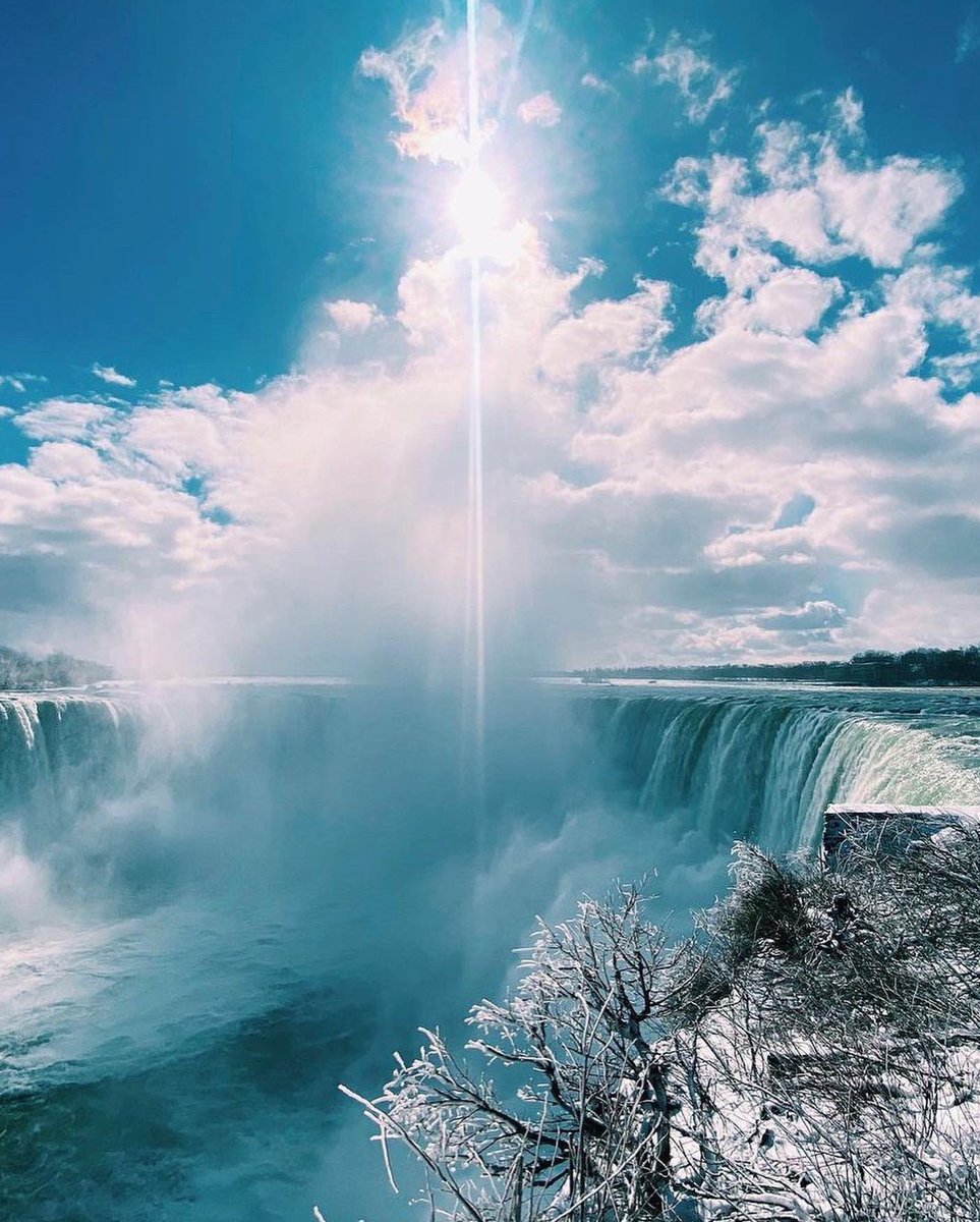 NovaTwinsMusic's tweet photo. We’re in Canada babyyyy 🇨🇦❄️
Our tour starts TONIGHT! See you at @thesneakydees !! Support from Cut Sleeve ❤️‍🔥❤️‍🔥 

Nova Twins: 9pm
Cut Sleeve: 8pm https://t.co/fLY1yIn3Jg