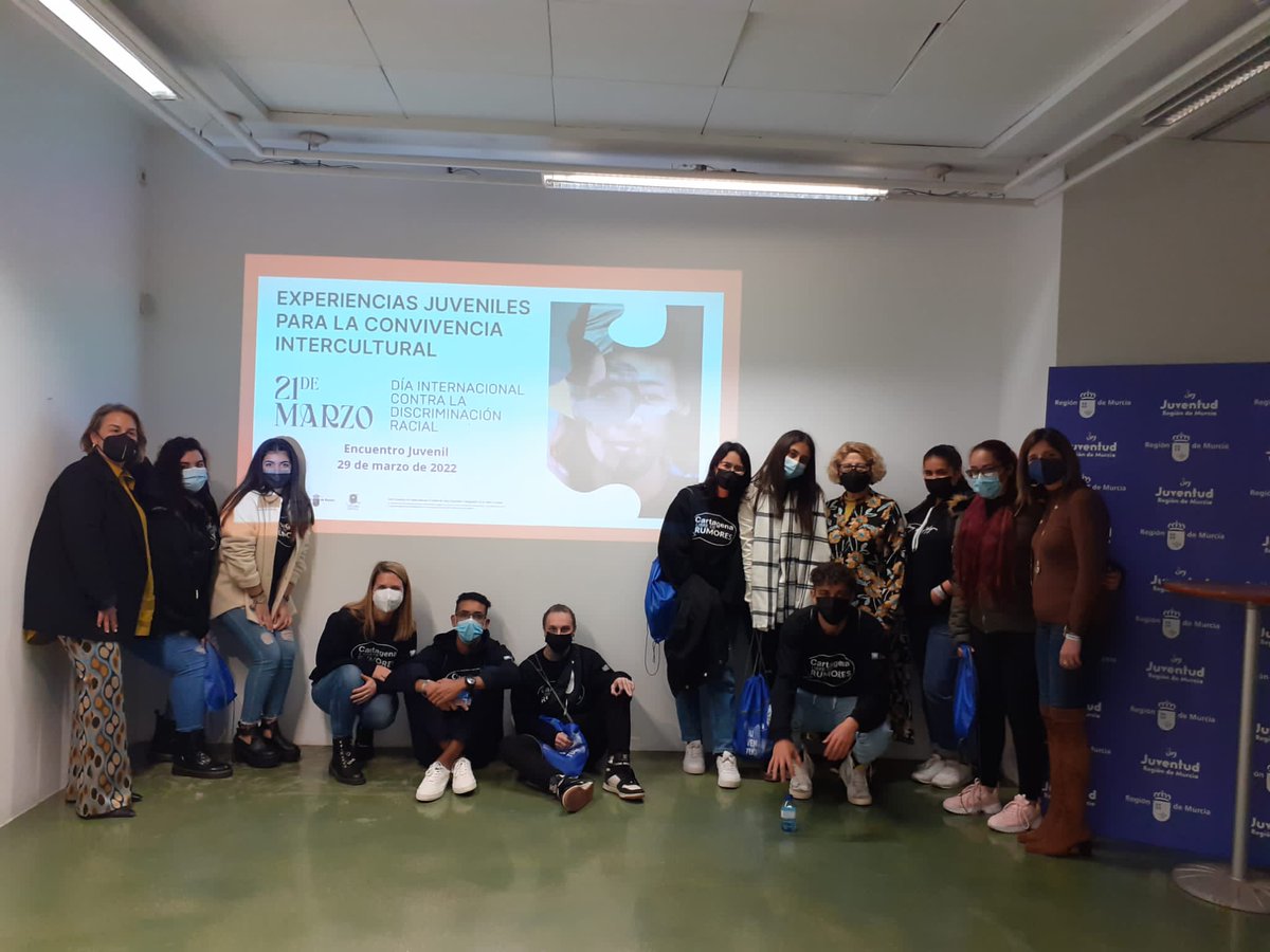 antirumores_ct's tweet photo. Esta tarde hemos participado en el Encuentro de Experiencias Juveniles para la Convivencia Intercultural organizado por la Dirección General de Servicios Sociales y Relaciones con el Tercer Sector y la Dirección General de Juventud:
¡Una experiencia maravillosa!
#antirumores https://t.co/mhxKq4kUVP