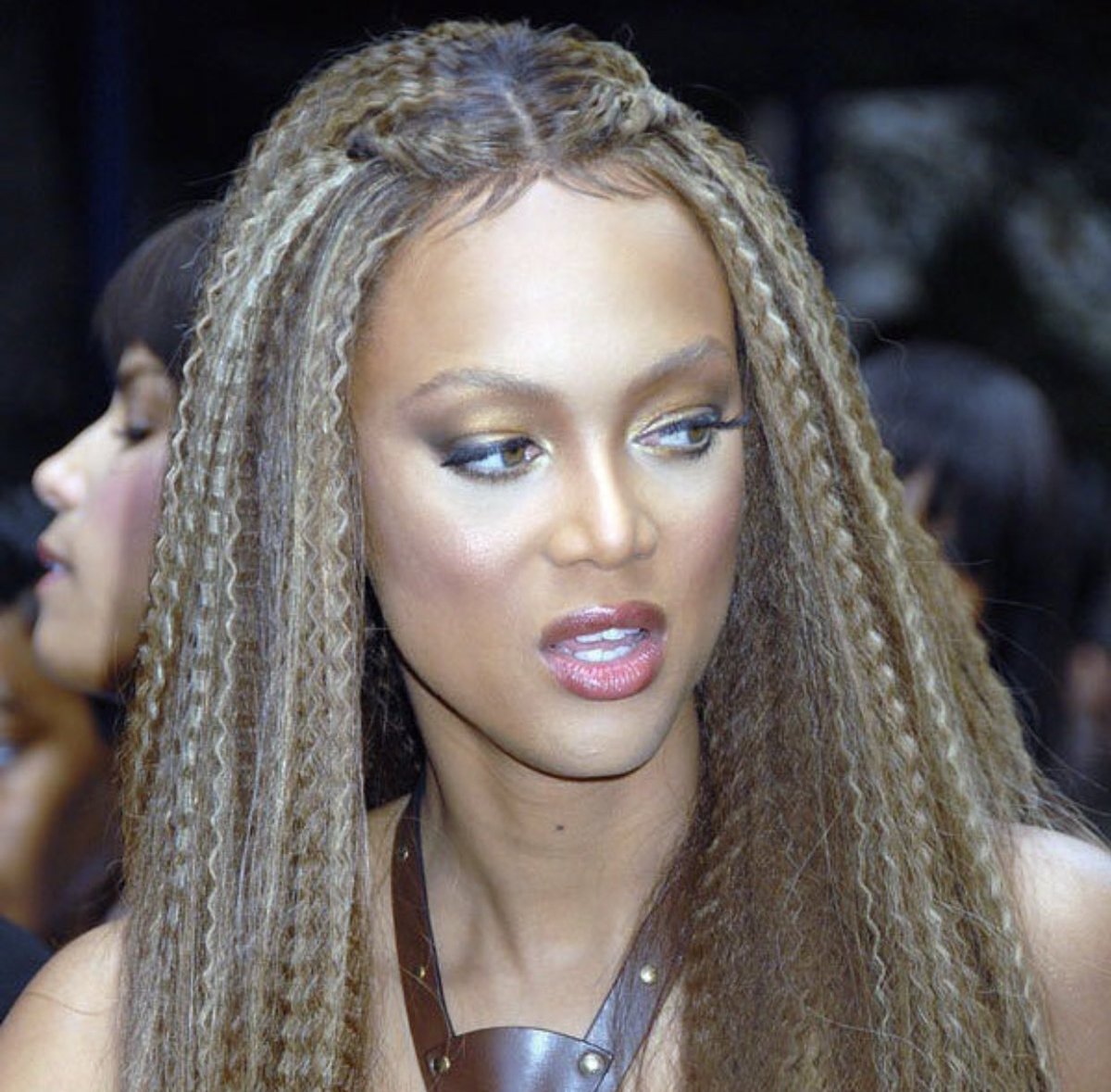 PopCulture2000s's tweet photo. the crimped hairstyle https://t.co/IEBNfFV5ap
