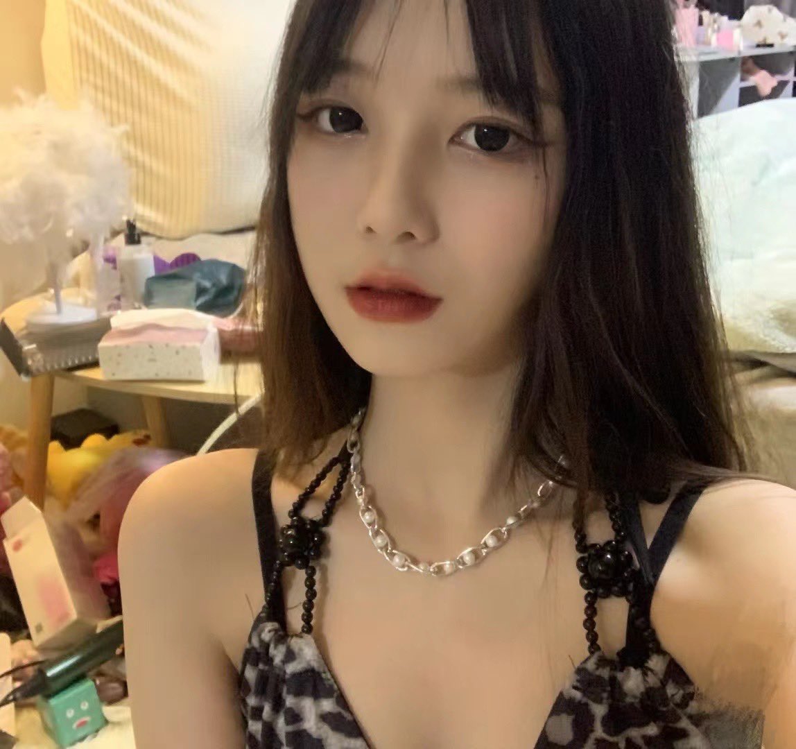 wangchangz1's tweet photo. 怎么���呢 真的太有女朋友的感觉了 人照一致 态度蛮温柔的，可能看本人年纪也不大，就很配合 真的非常非常嫩 抱着身体跟水一样，浑身都在发烫的感觉
#学生 #学生萝莉 #学生兼职 #学生包养 #学生资源 #学生制服 #学生党 #长沙 #长沙约炮 #长沙兼职 #长沙外围 #长沙学生妹兼职 #长沙约拍 #长沙修车 https://t.co/hy1SBfoQ7M