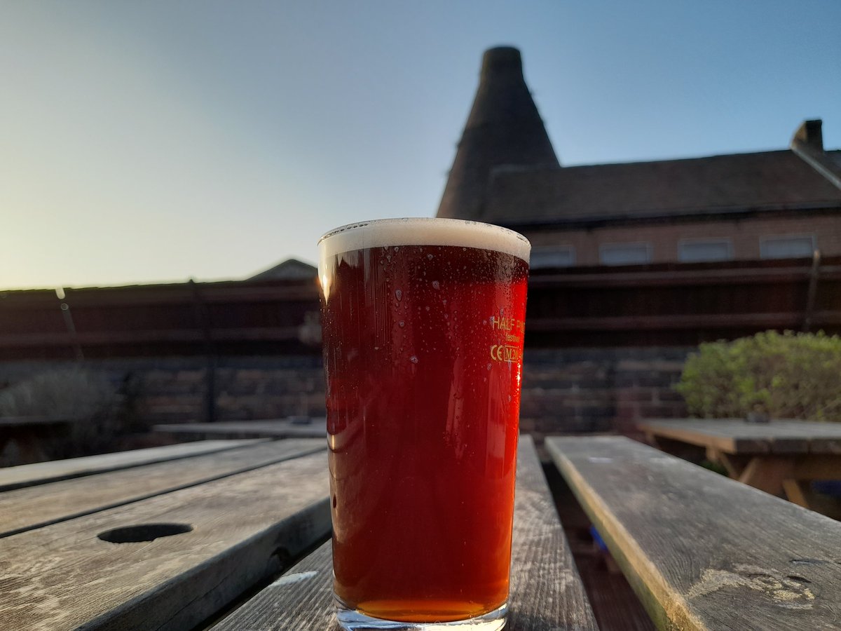 CllrTromans's tweet image. A cheeky half of @deyabrewery Bitter in the shadow of Stourbridge's famous glass cone.