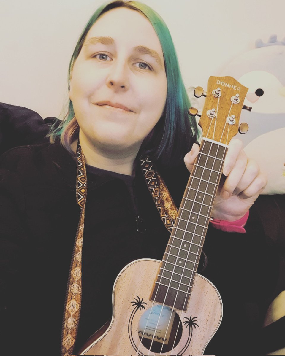 themichmaker's tweet photo. Guess what I finally got? A #ukelele. I have the best #girlfriend ever 🥰

Watch out world... hold your ears!

#ukelove #ukelelegirl #musiclessonsonline https://t.co/heVkhuHdGr