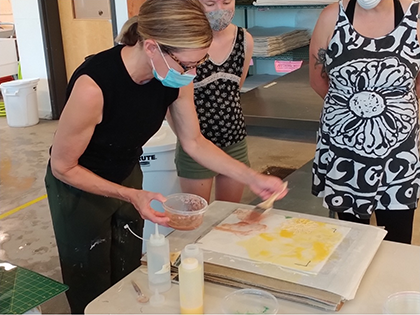 ZuckermanMuseum's tweet photo. We're offering two-hour hands-on workshops for High School Students in #papermaking on April 15 and April 29, 4-6 PM! RSVP to reserve your spot https://t.co/YGEAqYNMOW
#cobbartrocks #cobbart #studentworkshop #free #artsksu https://t.co/kf0zgFDdrT