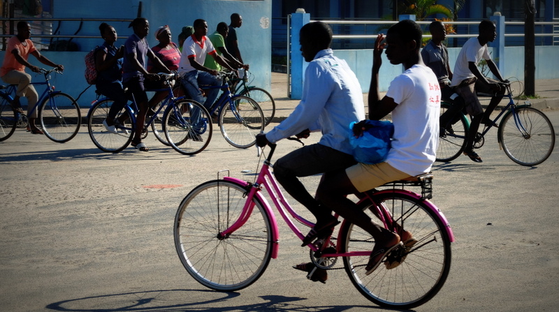 ComelioS's tweet photo. Capital africana da bicicleta ➡️ Quelimane 🇲🇿 https://t.co/quhVfhHMik https://t.co/Oaqsn4uNcH