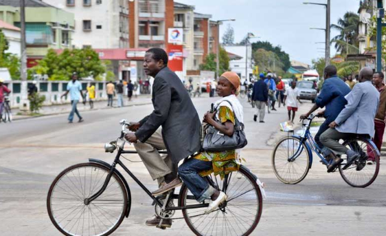 ComelioS's tweet photo. Capital africana da bicicleta ➡️ Quelimane 🇲🇿 https://t.co/quhVfhHMik https://t.co/Oaqsn4uNcH