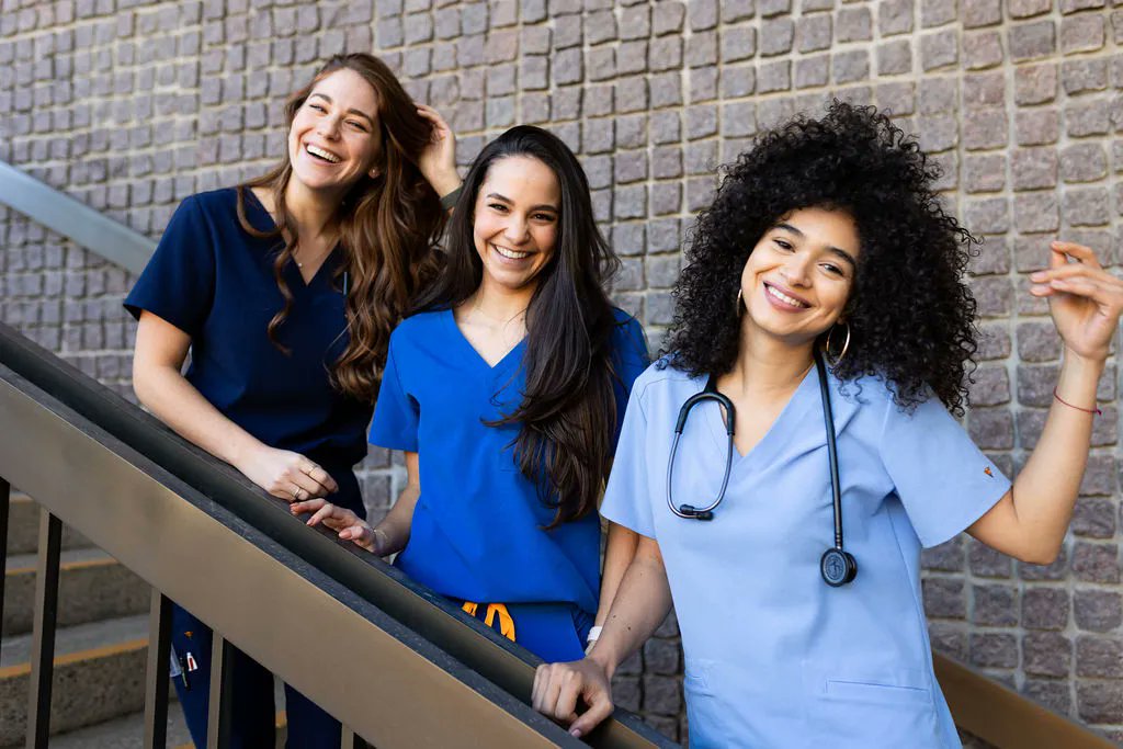 PoppyScrubs's tweet photo. Friends don't let friends wear ugly scrubs. Tell your friends- they get $10 off, you get $20 off.
.
.
#poppyscrubs https://t.co/XhA1z2V4Bw