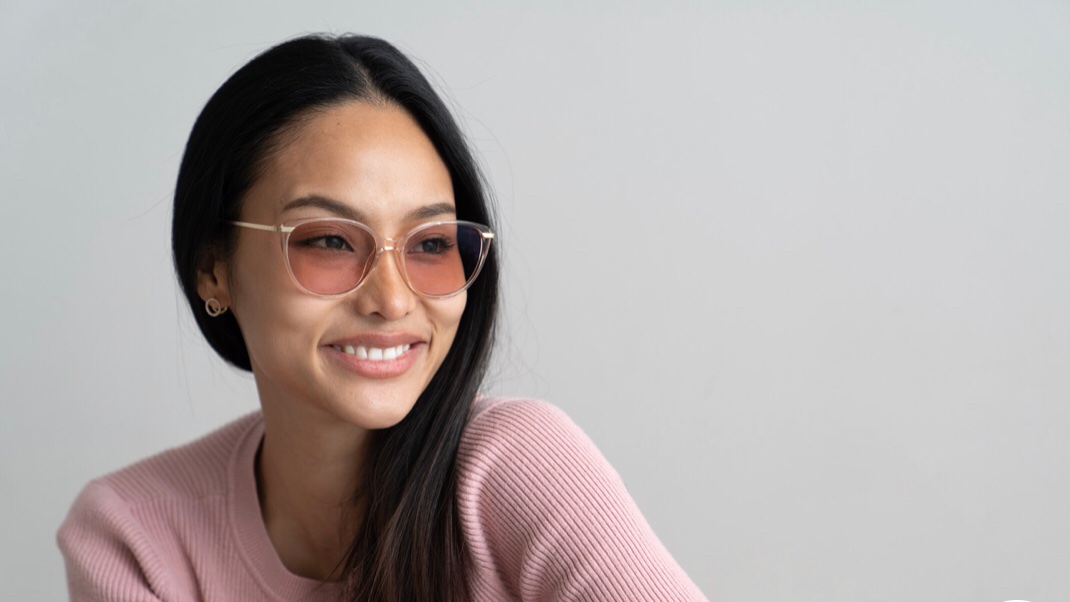 eo_ditty's tweet photo. HOW CUTE are these new frames from @AxonOptics?! #migraine sufferers, these glasses will change your life, like they are for me! #AXONoptics β‘οΈ HELENA π§π» https://t.co/omYyOqge3Z https://t.co/zD7isqrIG0