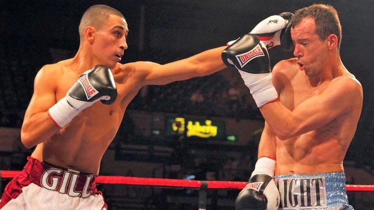 Kristian Laight slips a jab thrown by Jordan Gill, 2012. Known as ‘Mr Reliable’, the Nuneaton fighter’s boxing record belies considerable defensive skill, and in 300 fights the legendary journeyman was stopped only 5 times #boxing #boxingnews #britishboxing #boxinghistory