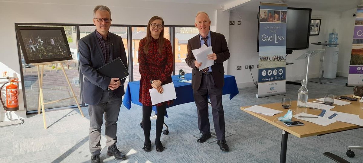 GaelLinn's tweet photo. ABAIR Gael Linn urraithe @ForasnaGaeilge 

Ócáid den chéad scoth againn in Aonach Mhacha inniu! 

Míle buíochas le Cáit Ní Choirbhín ó @Cairdeteo &amp; Seán Mac Labhraí as an mholtóireacht a dhéanamh agus foireann @AMhacha as an lón galánta &amp; seirbhís thar barr! https://t.co/a4UYX3TPnT