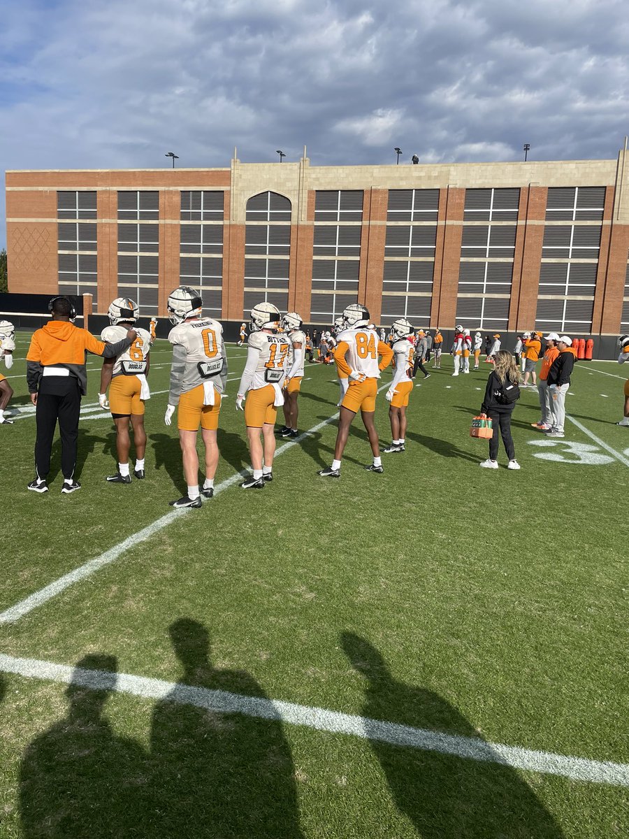 kohljarvis's tweet photo. Had a great visit at the University of Tennessee, loved the intensity of practice! @CoachKelseyPope @CoachWMartinez @CoachGolesh @CoachTimBanks @TheD_Zone @RisingStars6 https://t.co/BEDpu7ZWkJ