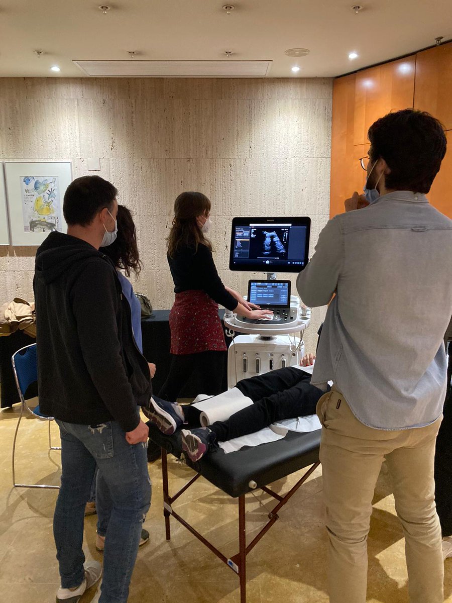 SIEC_ecografia's tweet photo. Hoy os compartimos las fotos de nuestro curso de iniciación en ecografía de urgencias realizado el sábado 26 en Castellón, impartido por los Dres. Salvador Sarrà y @AGarcia_Moreno  con el patrocinio de @DaiichiSankyoES y la colaboración de @PhilipsSpain. | #formacioncontinuada https://t.co/xnzDDAt4MJ