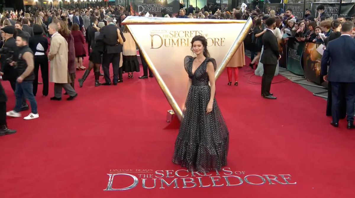 O MOMENTO É DELA! Maria Fernanda Cândido falando sobre o filme na premiere de Animais Fantásticos: Os Segredos de Dumbledore 💛🇧🇷

#FantasticBeasts #SecretsOfDumbledore