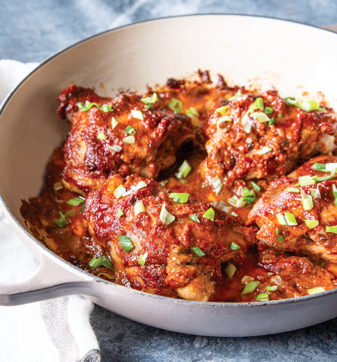 castironsouth's tweet photo. Our dinner plates are ready for this #Strawberry #Chipotle #Chicken. https://t.co/ag6OjGHHuM

#strawberry #chipotlechicken #southernrecipes #easyrecipes #castironcooking #castiron #southerncastiron https://t.co/usdiWCmeHJ