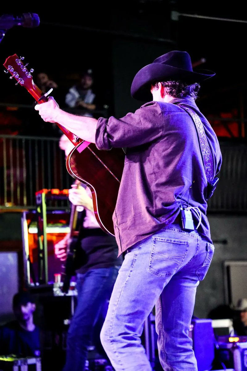 aaron_watson's tweet photo. Thanks to my friends over at @rockandrolldenim for making sure that I never go #OuttaStyle!
#AaronWatsonMusic #AaronWatson #countrymusic #country #texasmusic https://t.co/3VDHpXW6Hm