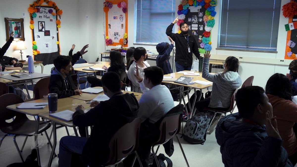 Cesar Rosales is one of the best in America at what he does in the classroom because he understands how to reach his students at <a href="/BMyersMS/">Bettye Myers MS</a>. 

youtu.be/zf6XSvoMHnU