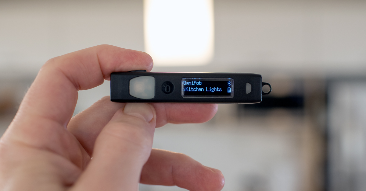 theKeyport's tweet photo. @OmniFob is back in stock! Import up to 100 #SmartThings devices &amp; scenes. Program your 6 favorites w/quick controls so you don't need to take it (or your phone) out of your pocket to activate them 🤖 + so much more > https://t.co/L7FU9iZeaa #IoTCommunity #SmartHome #Keyport https://t.co/g16upy9RQ4
