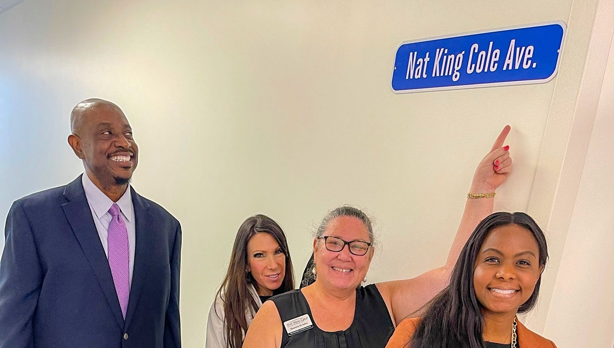 NatKingColeFdn's tweet photo. 🚚 1st stop on our #MusicDrivesUs #ProjectEncore Tour, The School District of Palm Beach County - Plumosa School of the Arts.

👉 DONATE - https://t.co/KR4lVhgFpm
👉 PHOTOS - https://t.co/3I6b49O453

@pbcsd @officialPlumosa @Clevemaloon

#nkcgh #natkingcole #projectencore https://t.co/lSrdubgyc0