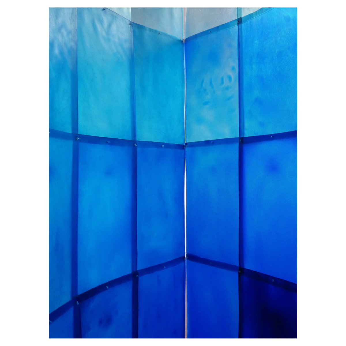 Considering the expansive potential of my installation sculpture work in the metaverse… 🙌 This uncharted territory is massively invigorating and inspiring. So excited for what’s to come! 💥💥💥