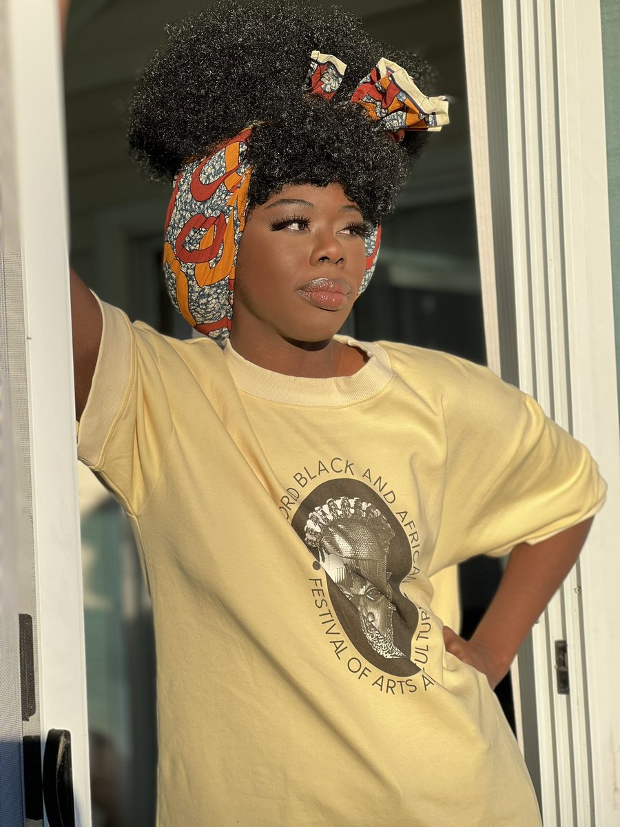 ekoretr0's tweet photo. JB posted up in our "Queen Mother, Idia" Ringer Shirt
Shop at https://t.co/SwjsaUlb31 https://t.co/A7VXjpC13U