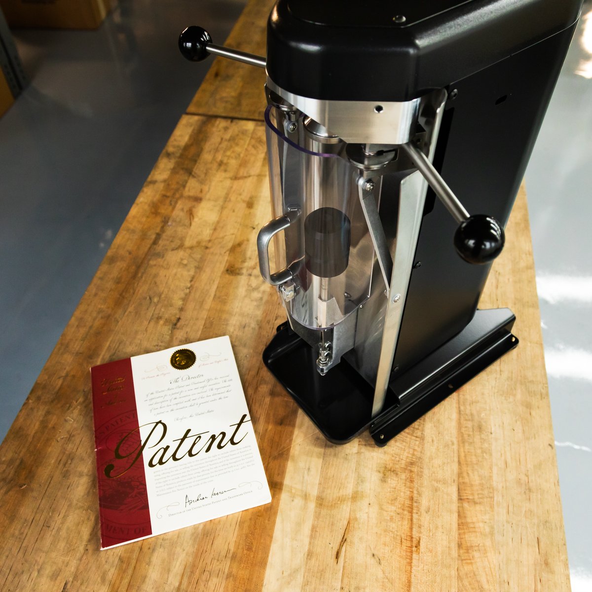 We sure are proud of this little machine 🍻 
#patent #craftbeer #crowler #canseamer #brewery #oktoberdesign #oktobercanseamers