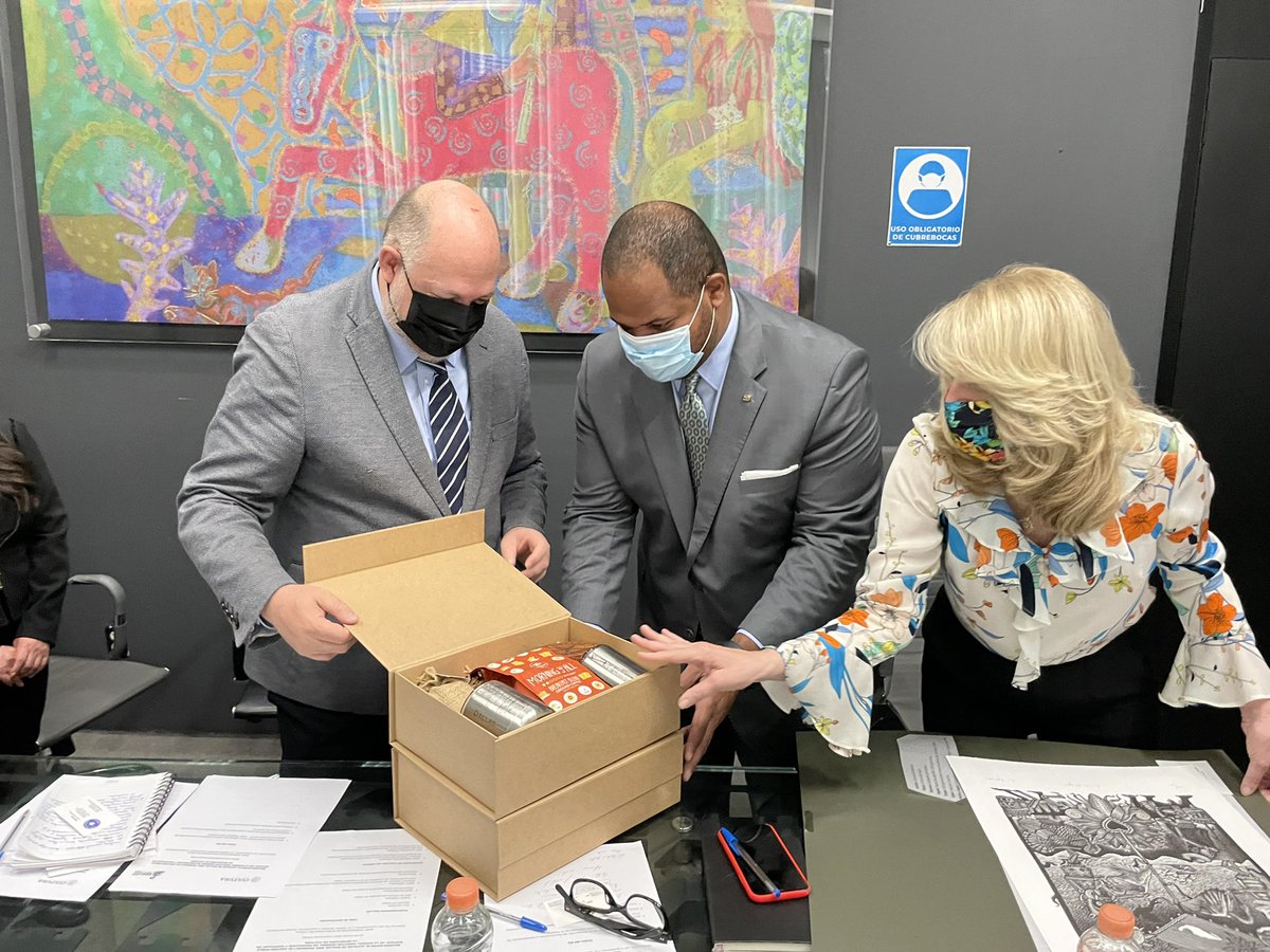 Johnson4Dallas's tweet photo. We are off to a great start here in Mexico City. Raphael de la Madrid, Director General of the Ministry of Culture, spoke with us about cultural events we could host in Dallas. Looking forward to working together to bring those ideas to life in our vibrant city! https://t.co/5lwg7yQDfM