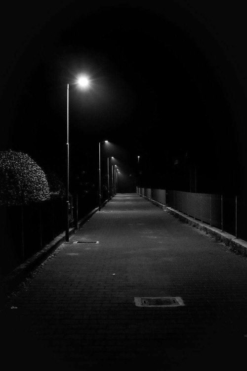 0l7k_'s tweet photo. لا تكُن ظلاً لغيرك، أبدِع وكُن أنت. https://t.co/4dbquMZ2iV