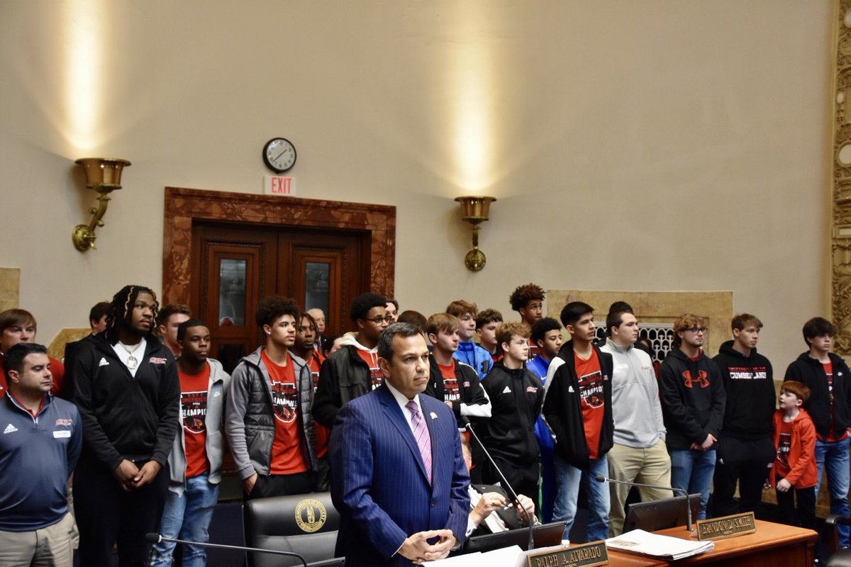 KYSenateGOP's tweet photo. KY men’s state basketball champions, George Rogers Clark Cardinals!! #KYGA22 @Alvarado4Senate https://t.co/eLDa952M5v