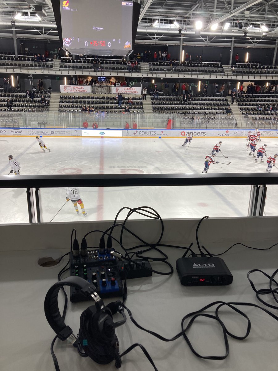 CharlesDubre's tweet photo. 1/2 finales de #SLMPlayoffs, Match 5, let’s goooooo !!! 🔥 🔥 #SportAngers #LaDalleAngevine https://t.co/A0F4ARuMIE