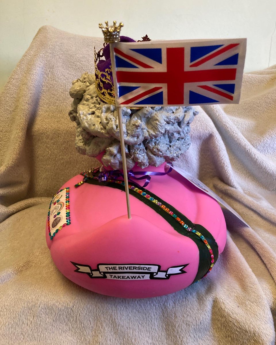 We’ve finished Queenie - our Duck Race duck.  Do you like her? Sponsored by @riversidetakeaway 🐥 <a href="/COCHfundraising/">The Countess Charity</a> #ChesterDuckRace