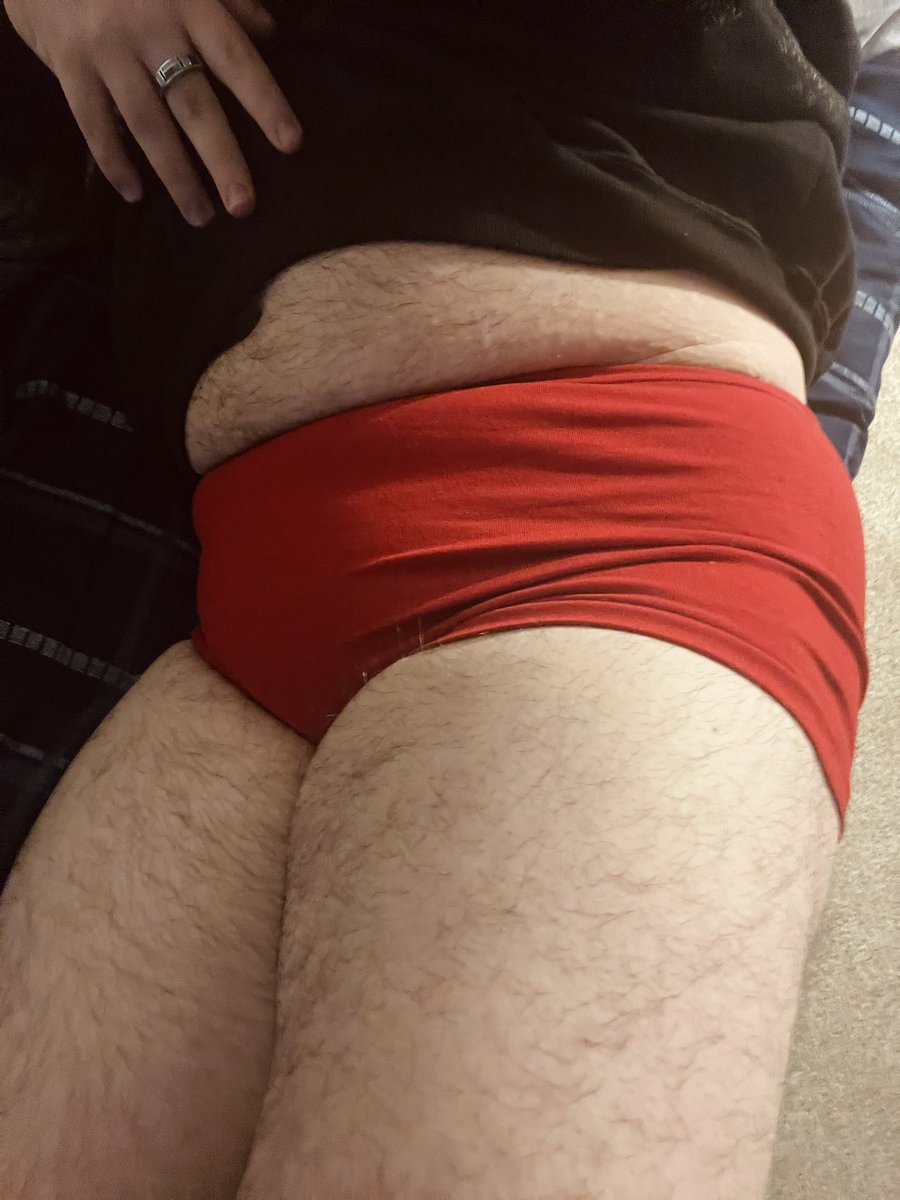 transbeargender's tweet photo. Happy thigh and tummy Tuesday and also a picture of my ass that I thought looked nice 💛 #nsfw #nsfwtwt #transnsfw #bear #ftm #transbear https://t.co/gbuEtUOfQ4